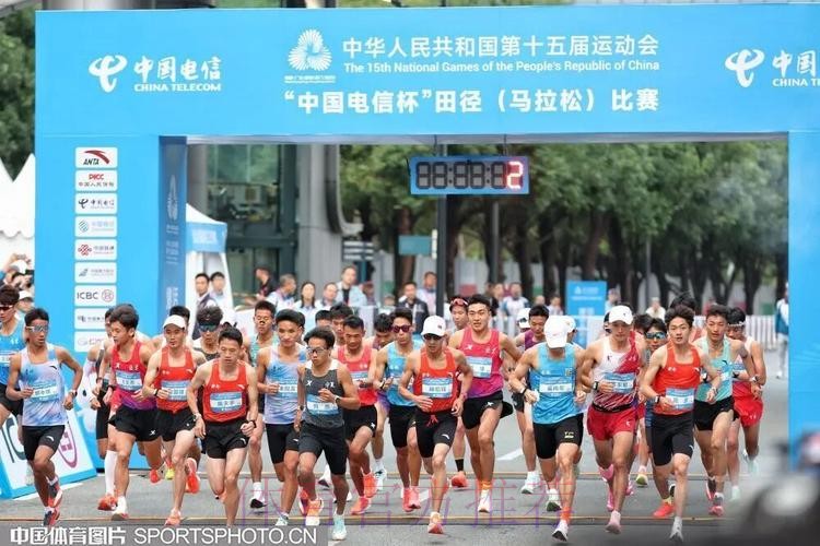 一线连双城的十一个小时——全运会历史上首次跨境马拉松赛直击 一线连双城的十一个小时——全运会历史上首次跨境马拉松赛直击